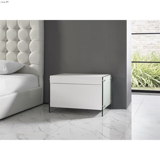 IL Vetro White Lacquer Nightstand / End Table - 4