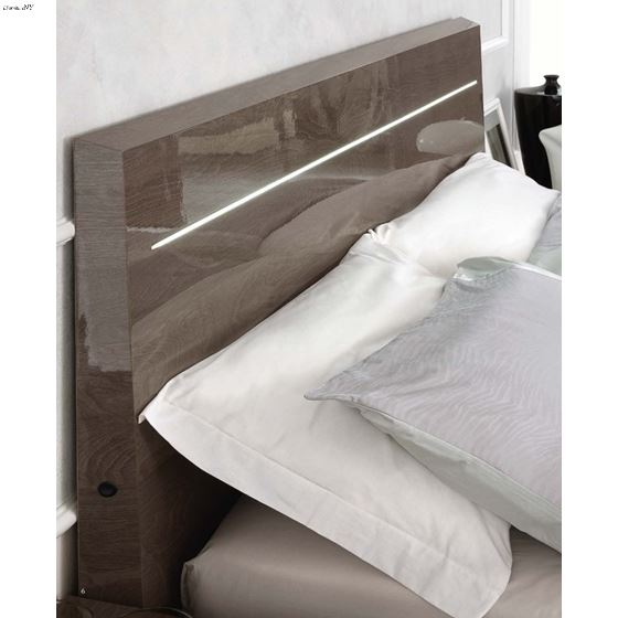 The Platinum Legno Bed Detail